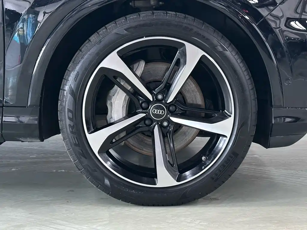 Audi Q7 2021 — фото 17