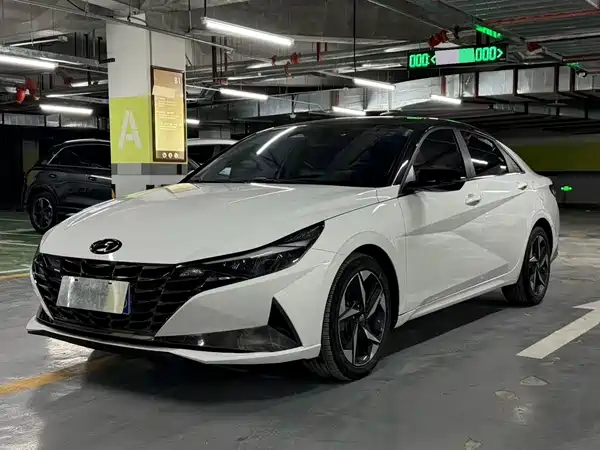 Hyundai Elantra 2022