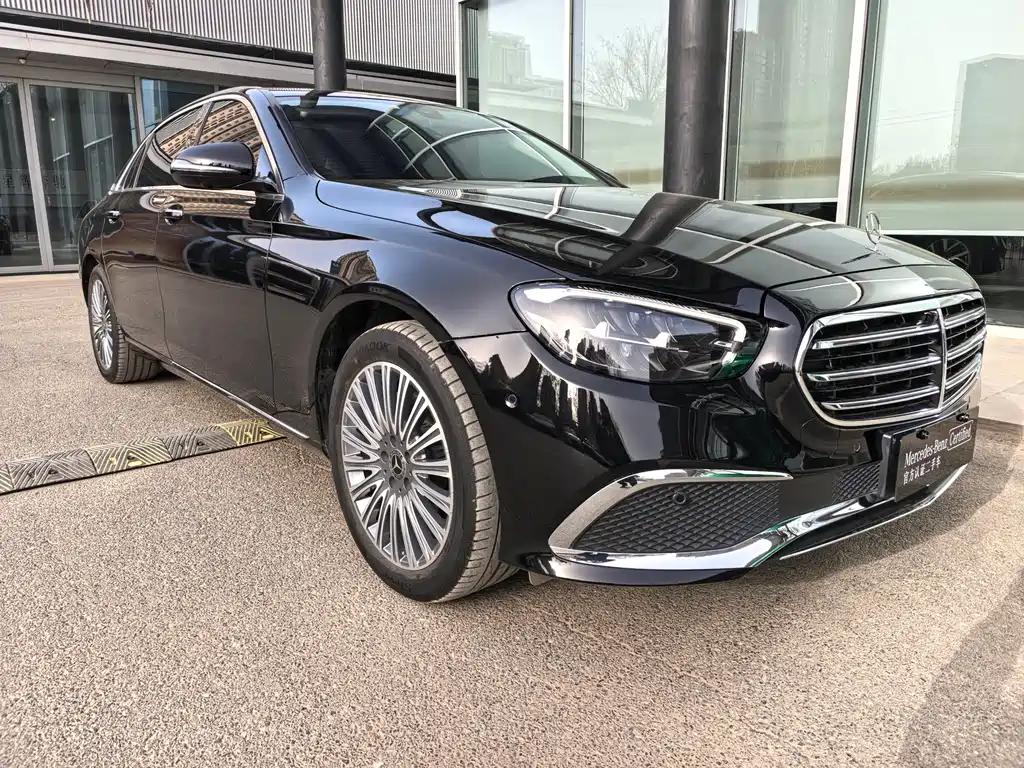 Mercedes-Benz E-Class 2023 — фото 3