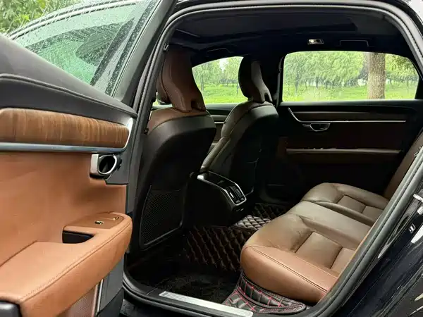 Volvo S90 2021