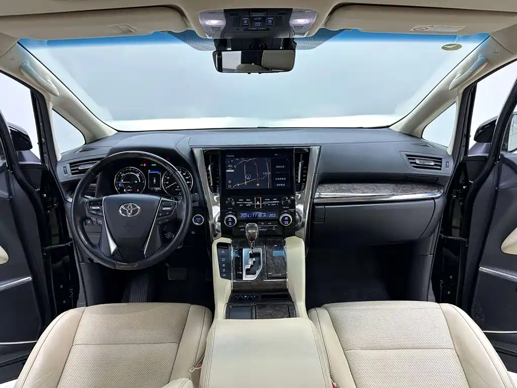 Toyota Alphard 2023 — фото 10