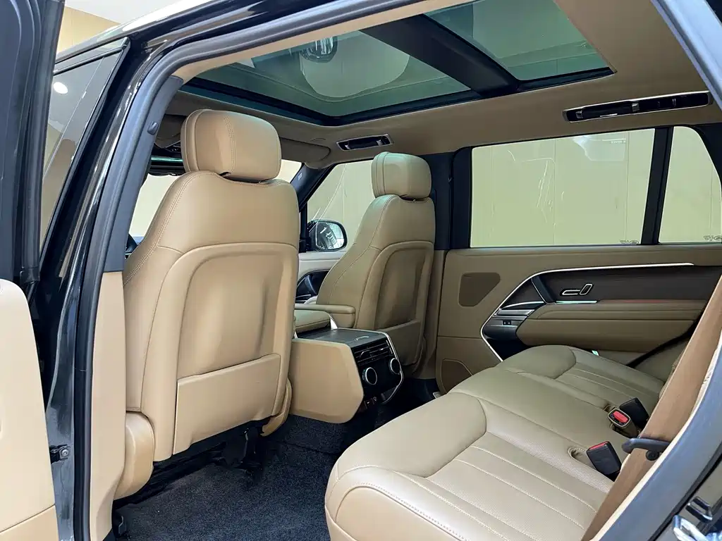 Land Rover Range Rover 2025 — фото 13