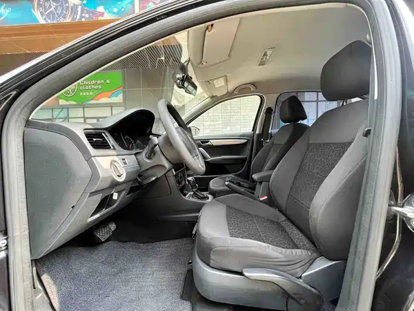 Volkswagen Lavida 2013