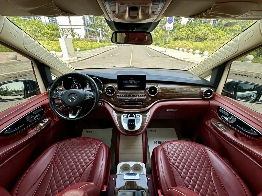 Mercedes-Benz V-Class 2019 — фото 13