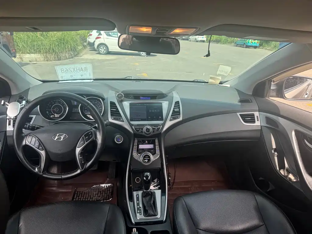 Hyundai Elantra Langdong 2015 — фото 10