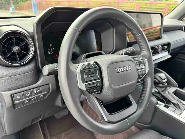 Toyota Prado 2025