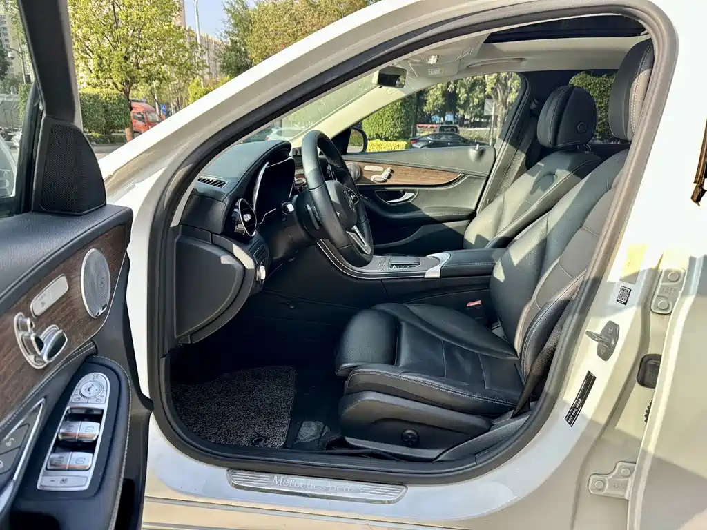 Mercedes-Benz C-Class 2019 — фото 4
