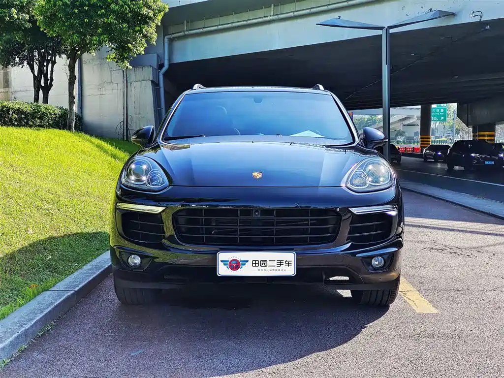 Porsche Cayenne 2017 — фото 2