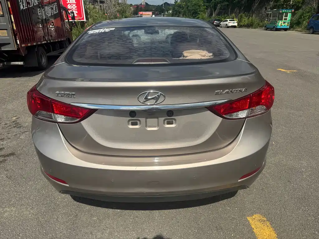 Hyundai Elantra Langdong 2015 — фото 12