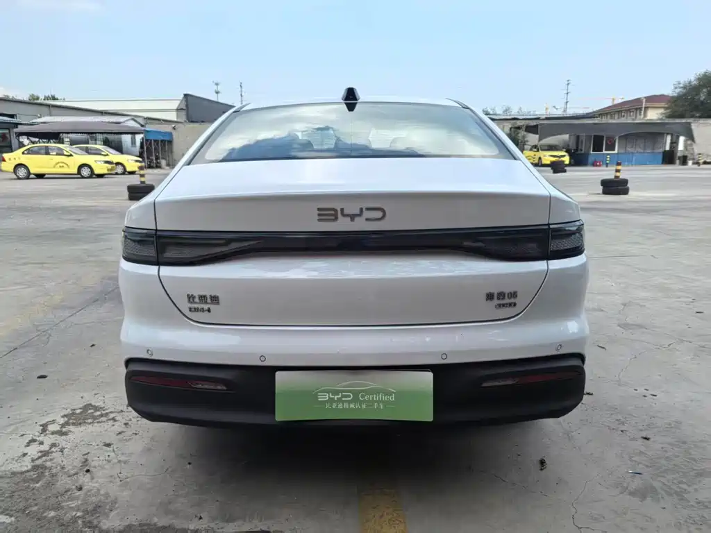 BYD Seal 05 DM-i 2025 — фото 11