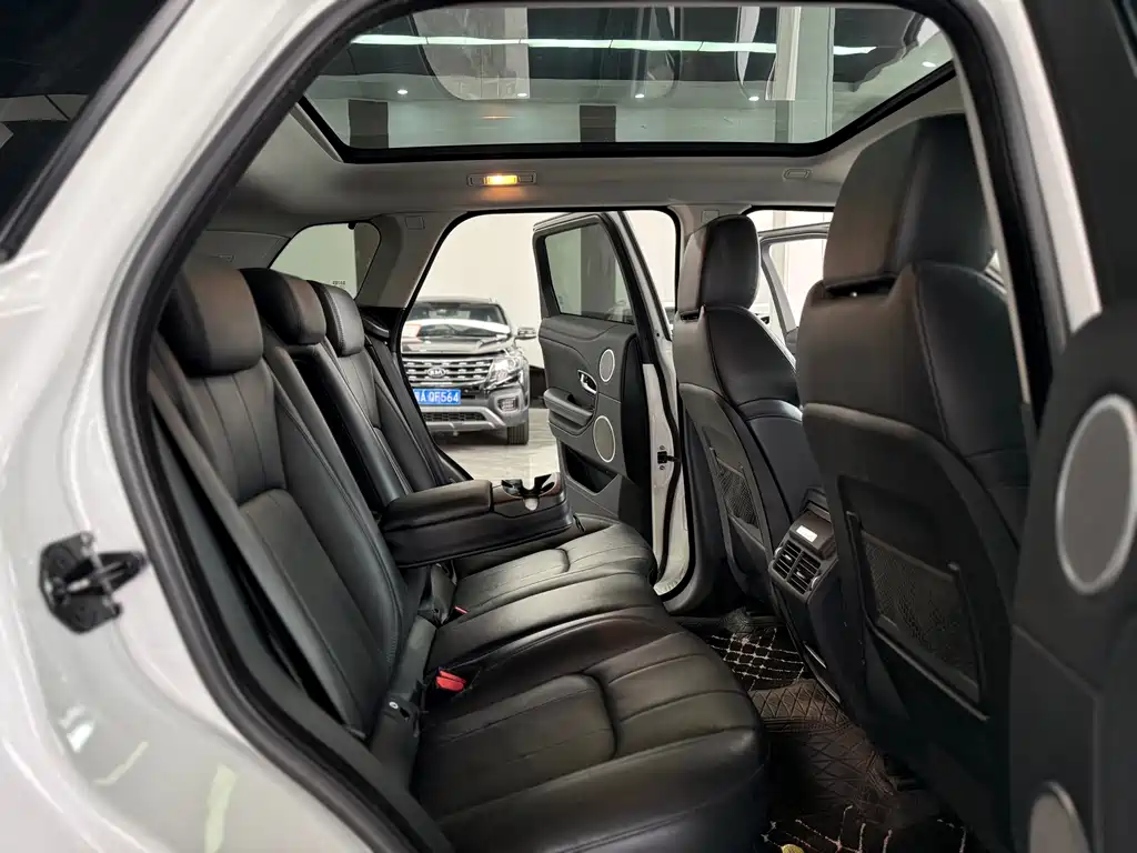 Land Rover Evoque 2017 — фото 16
