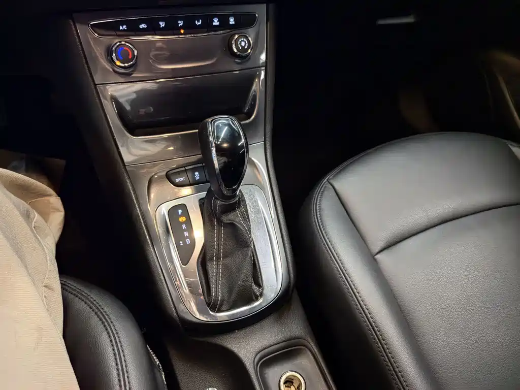 Buick Verano 2017 — фото 12