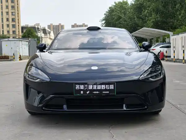 Xiaomi SU7 2024