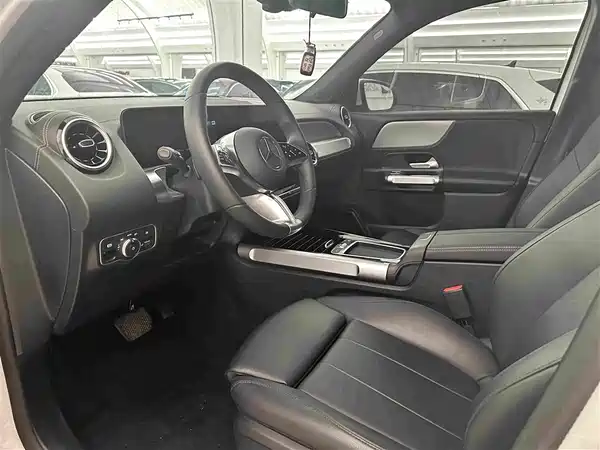 Mercedes-Benz GLB 2024