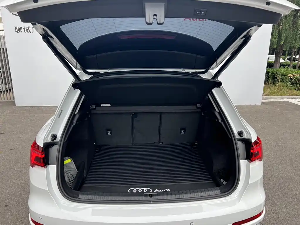 Audi Q3 2022 — фото 12