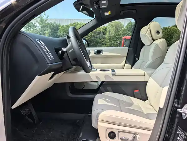 Li Auto L6 2026