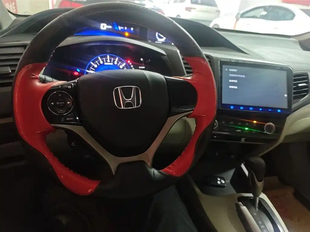 Honda Civic 2016 — фото 10