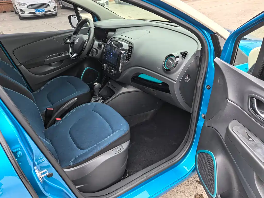 Renault Captur 2016 — фото 11