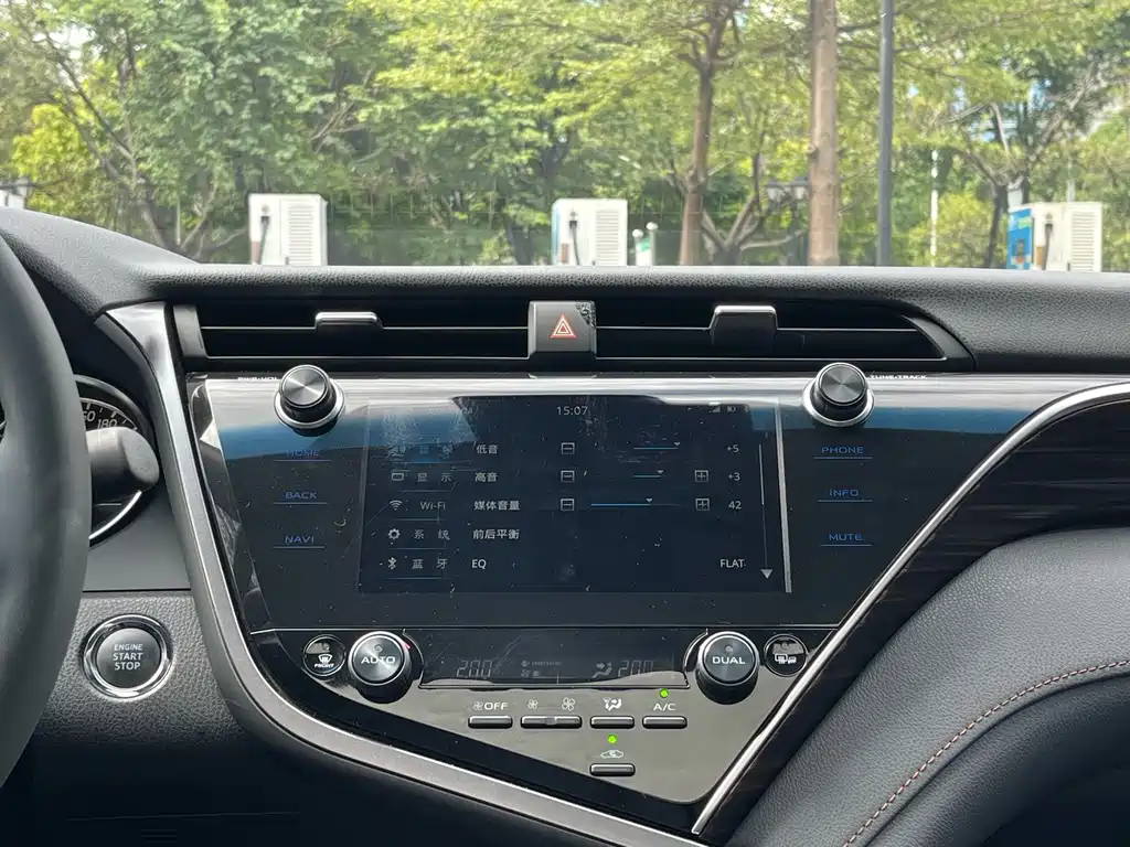 Toyota Camry 2021 — фото 20
