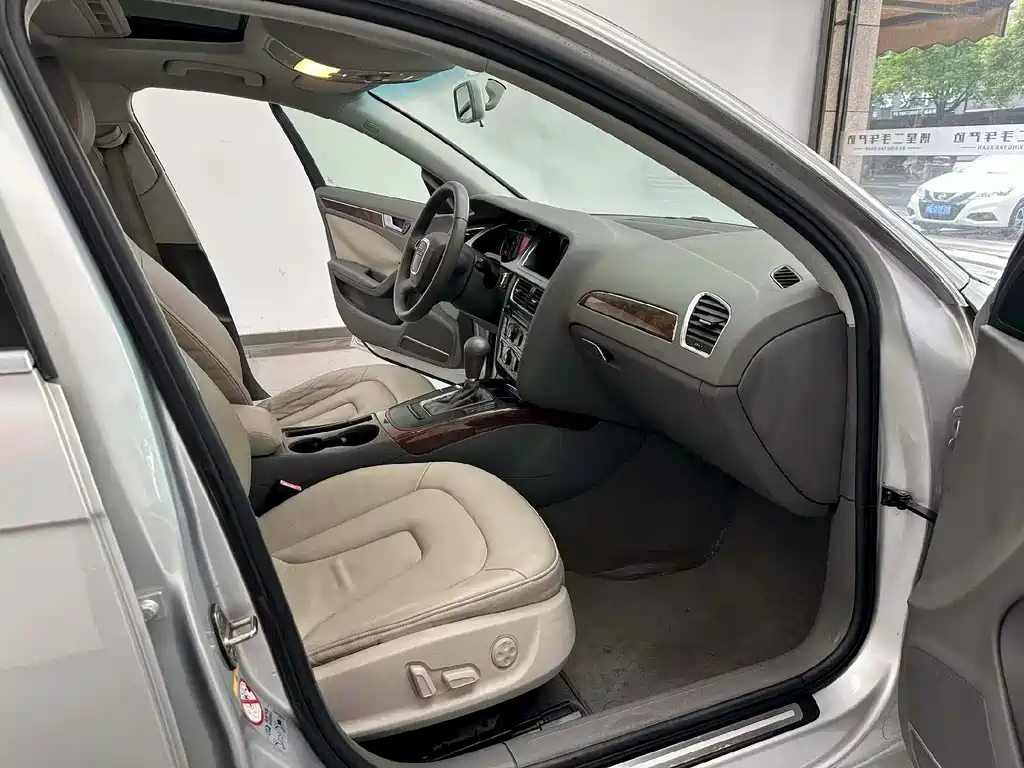 Audi A4L 2011