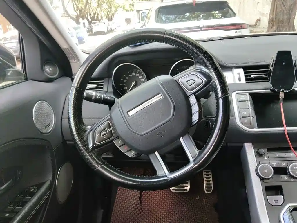 Land Rover Range Rover Evoque 2015 — фото 11