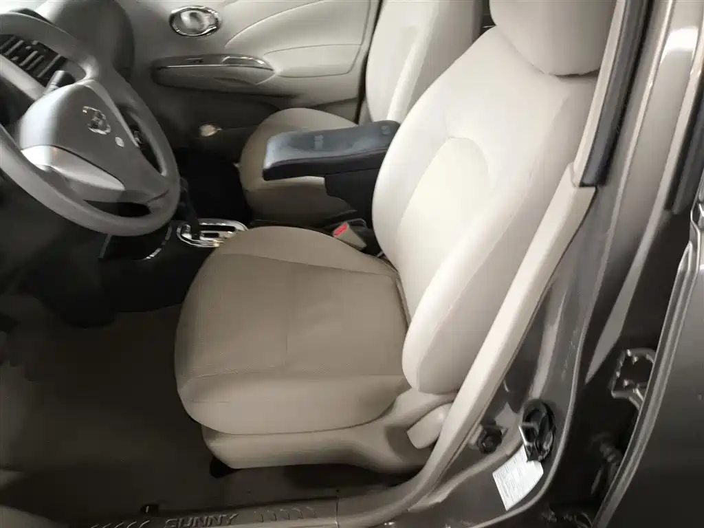 Nissan Sunny 2016 — фото 15