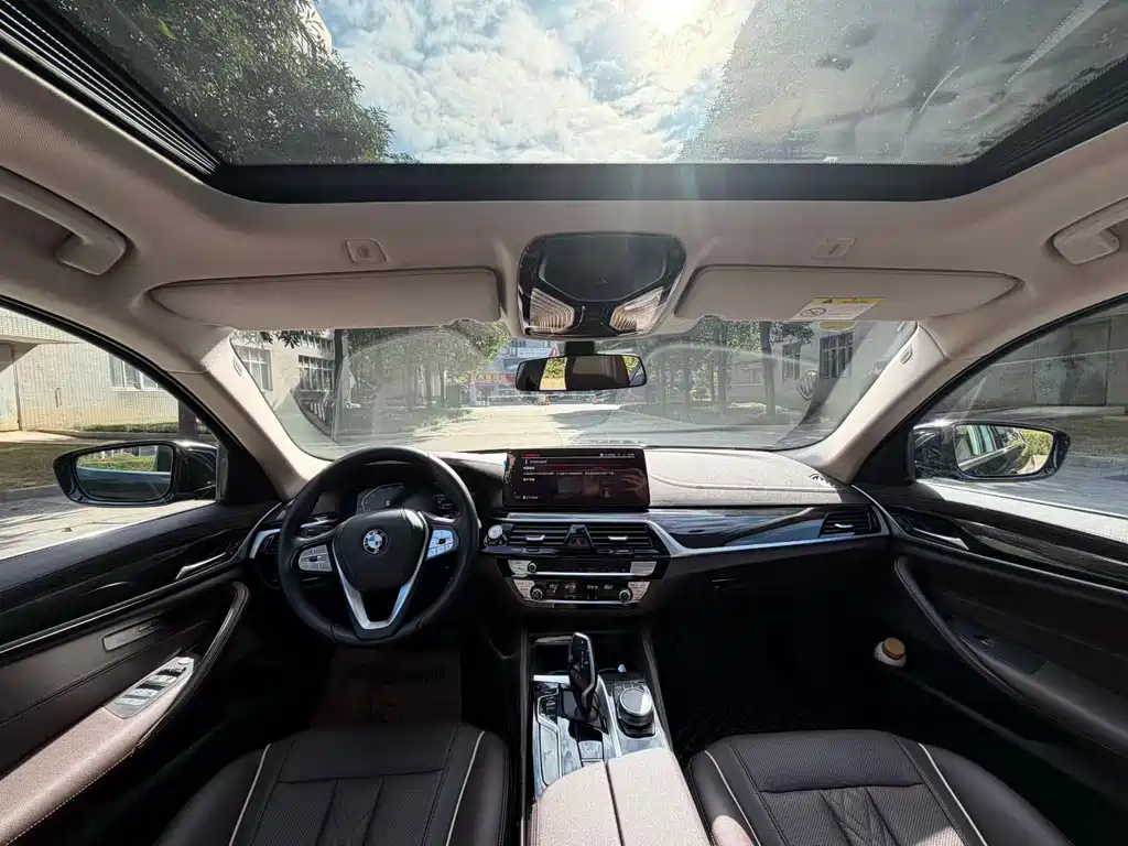 BMW 5 Series 2023
