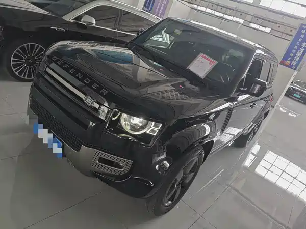 Land Rover Defender 2024