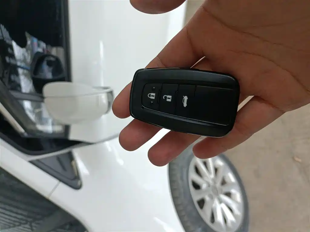 Toyota Corolla 2021 — фото 11