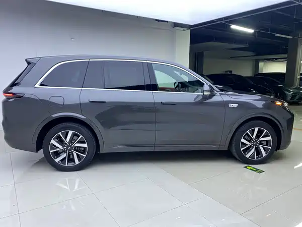 Li Auto L8 2024