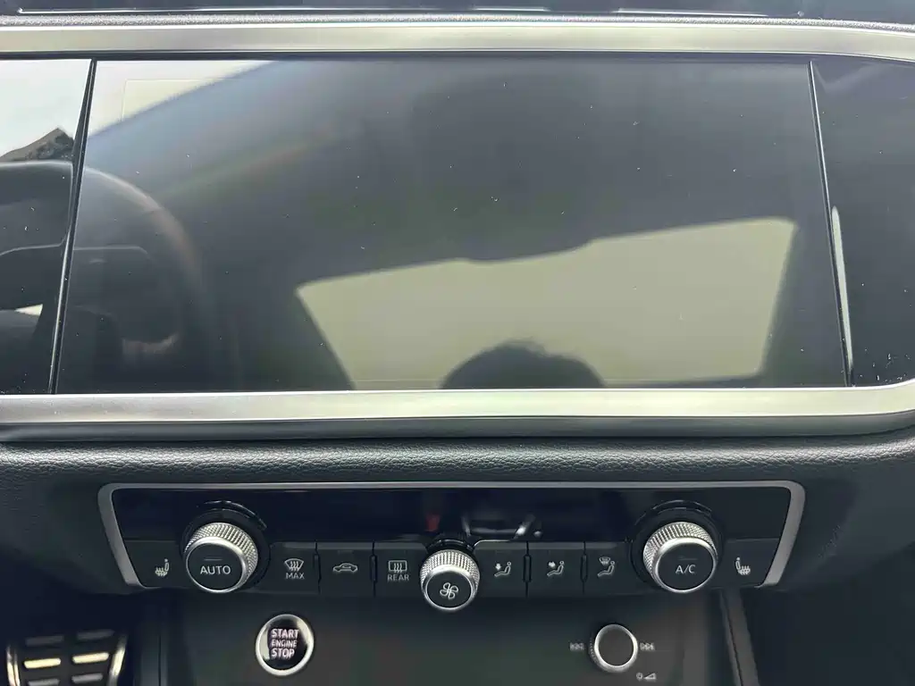 Audi Q3 2023 — фото 16