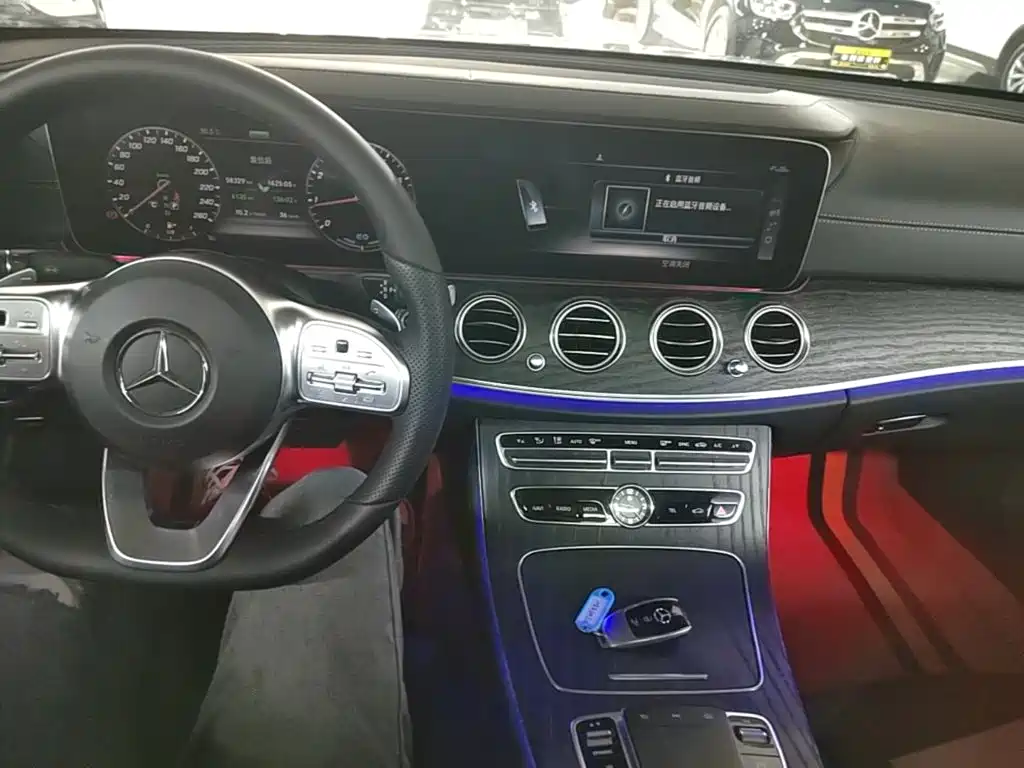 Mercedes-Benz E-Class 2020 — фото 10