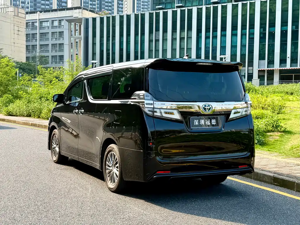 Toyota Vellfire 2022 — фото 6