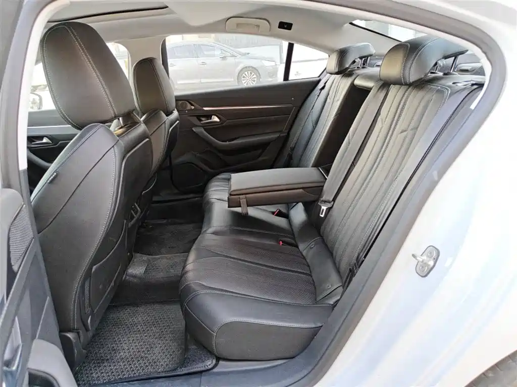 Peugeot 508 2023 — фото 17