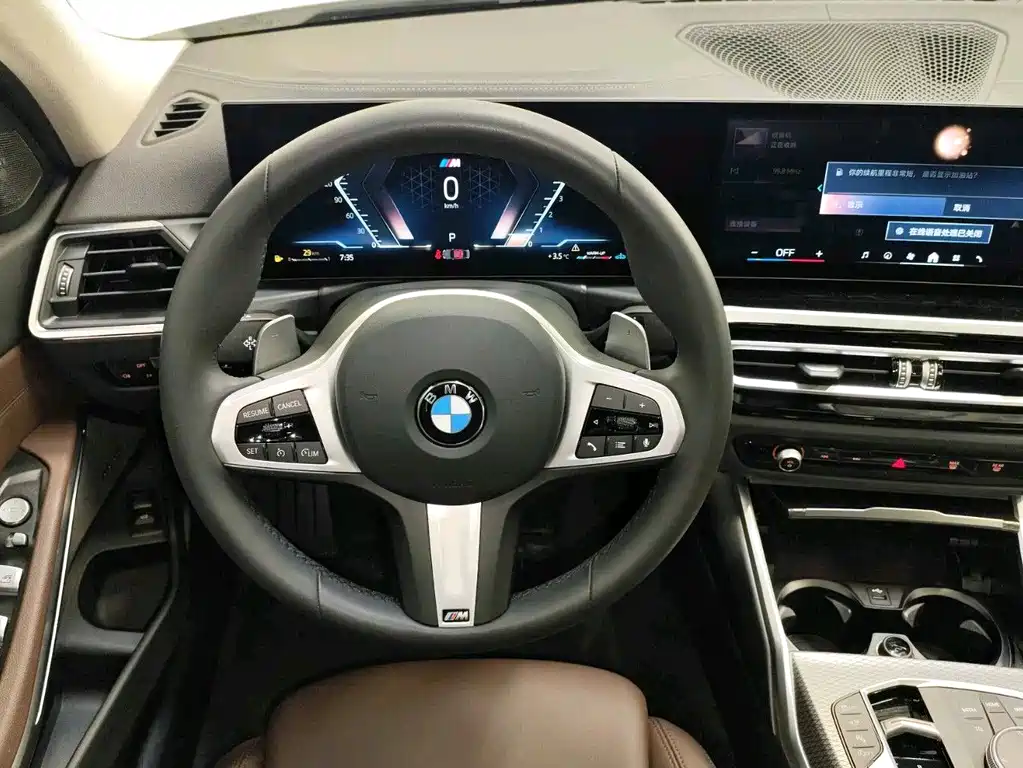 BMW 3 Series 2025 — фото 10