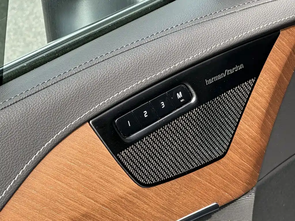 Volvo XC90 2019 — фото 17