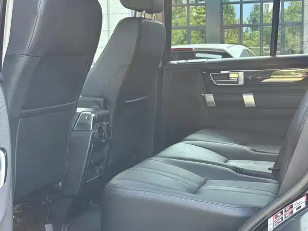 Land Rover Discovery 2010