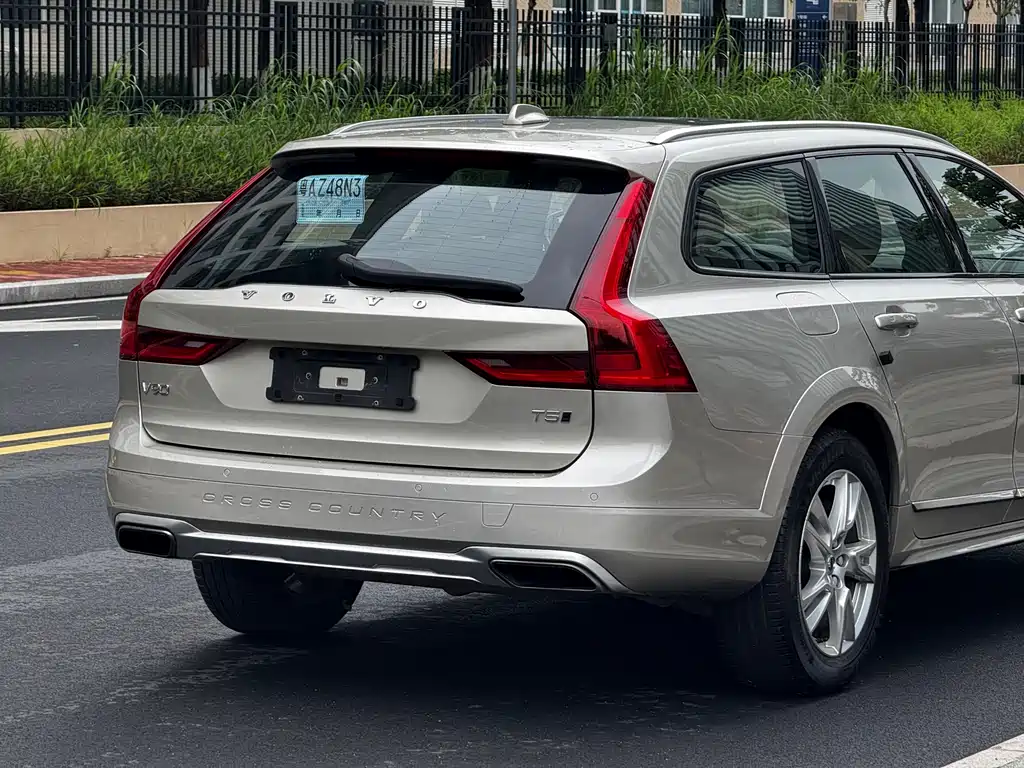 Volvo V90 2019 — фото 21