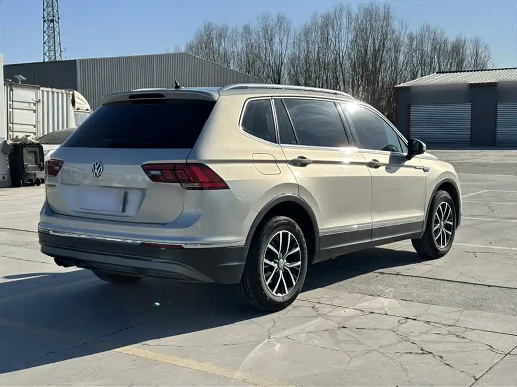 Volkswagen Tiguan L 2017 — фото 27
