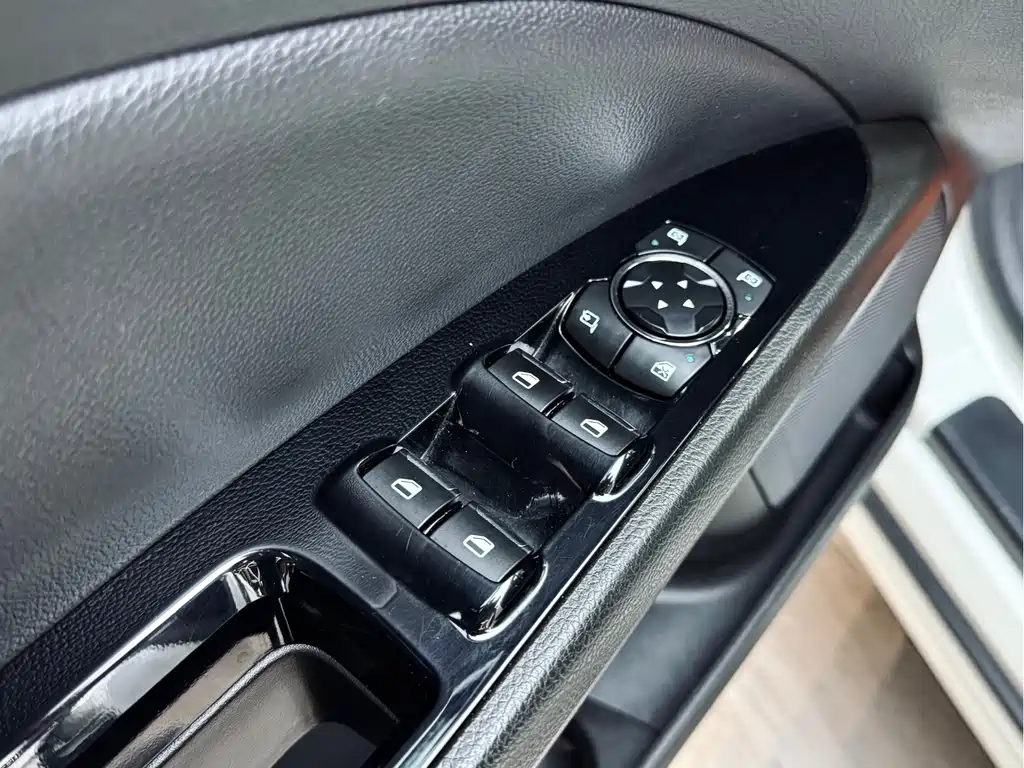 Ford Mondeo 2015 — фото 11
