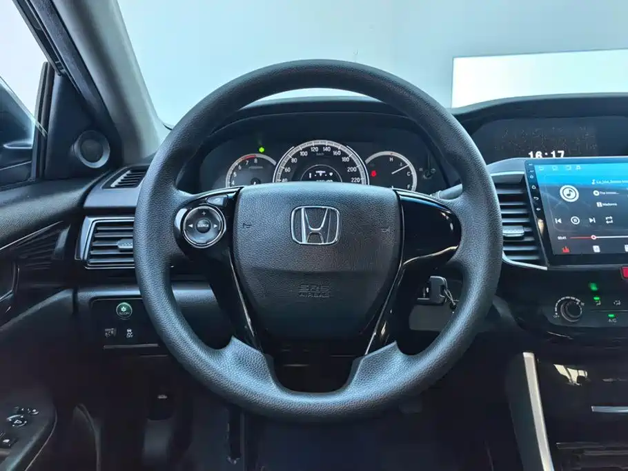 Honda Accord 2016 — фото 15