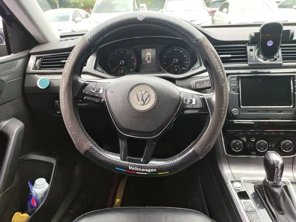 Volkswagen Passat 2018 — фото 11