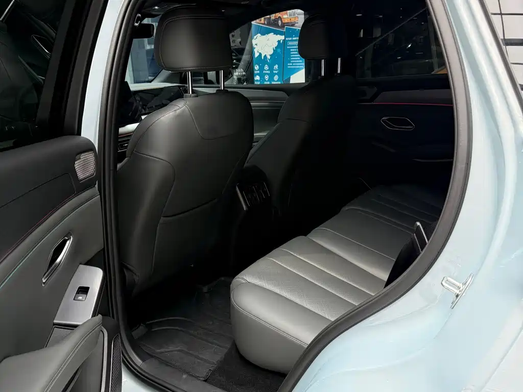 BYD Song L DM-i 2026 — фото 8