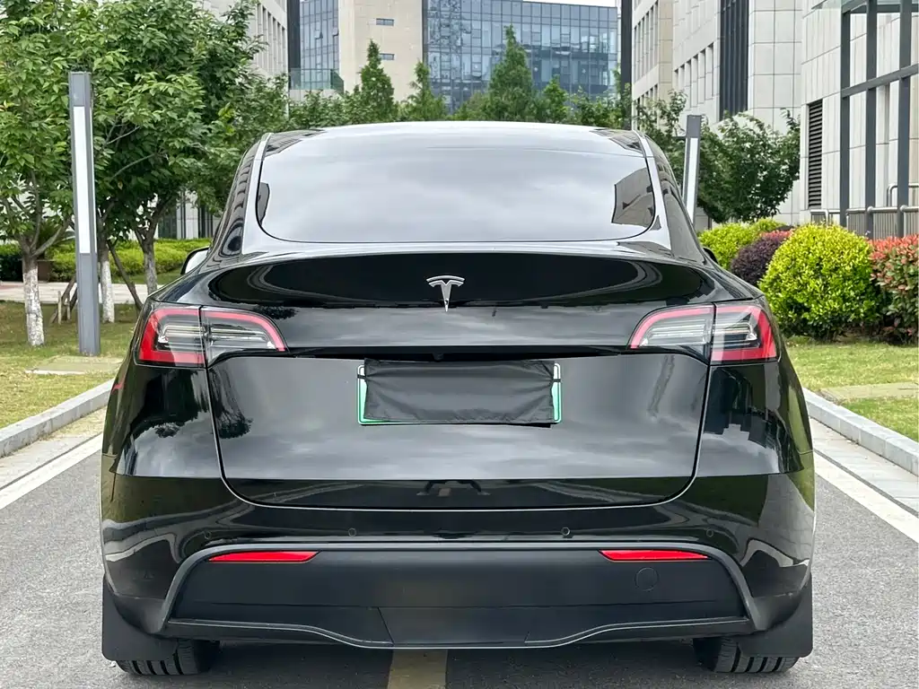 Tesla Model Y 2022 — фото 29