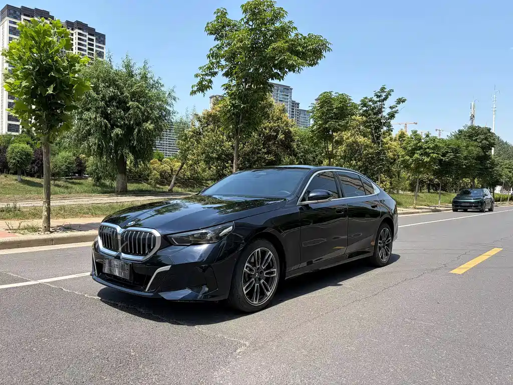 BMW 5 Series 2025