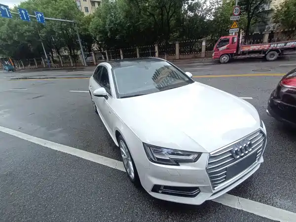 Audi A4L 2018