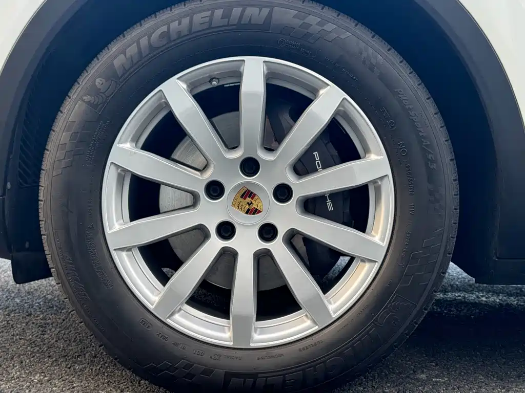 Porsche Cayenne 2021 — фото 16