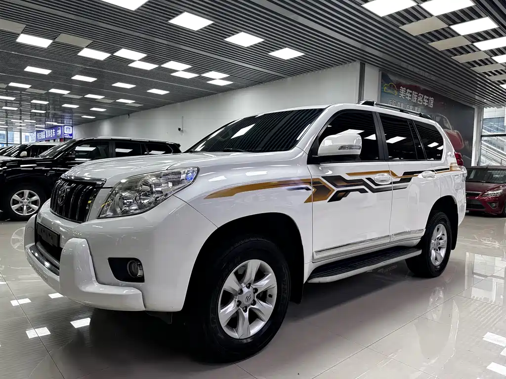 Toyota Prado 2013 — фото 1