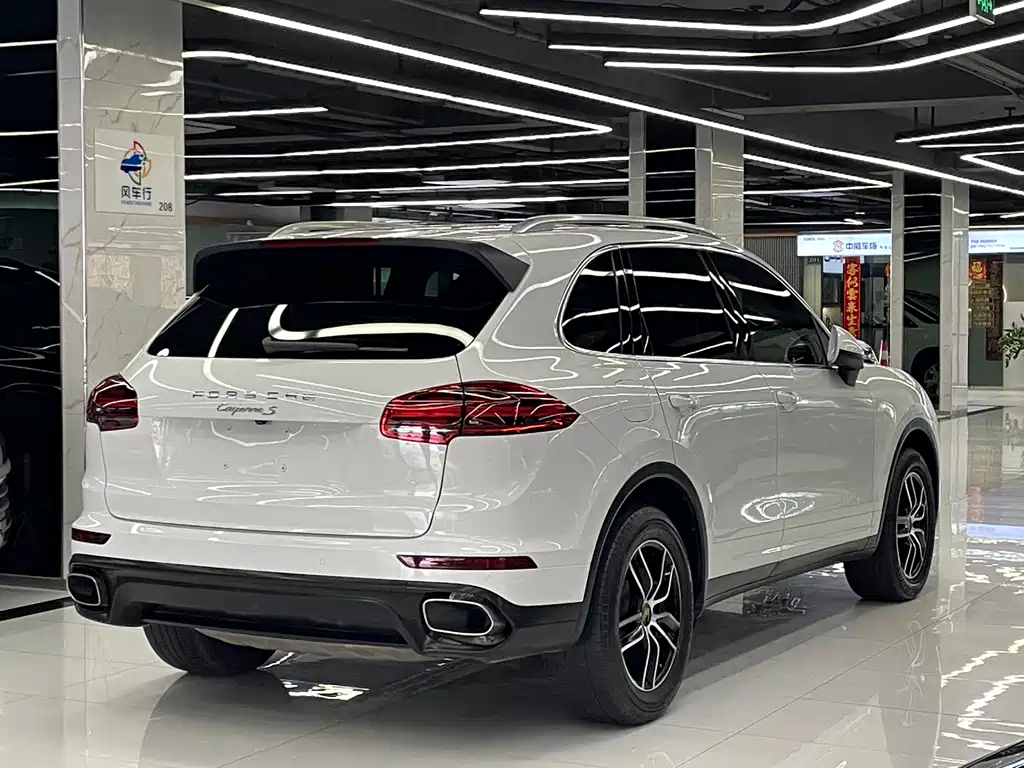 Porsche Cayenne 2016