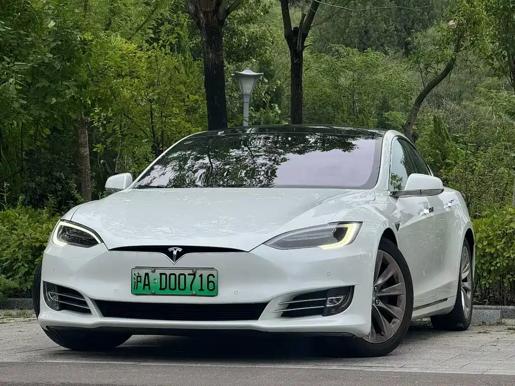 Tesla Model S 2016 — фото 1